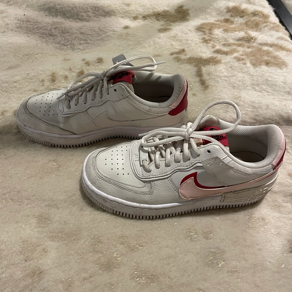 Nike Air Force 1 in Off White w/ Red & Pink